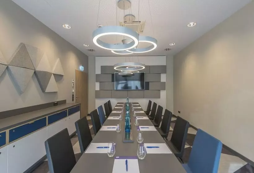 Hotelli Holiday Inn Express   Wuppertal   Hauptbahnhof, An Ihg