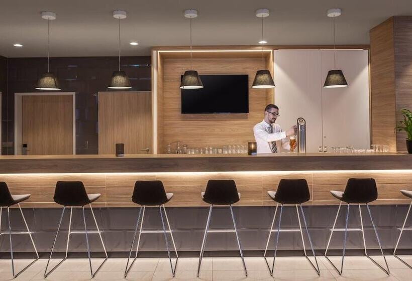 酒店 Holiday Inn Express   Wuppertal   Hauptbahnhof, An Ihg