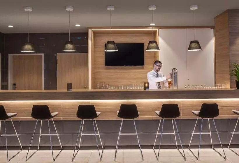 Hotelli Holiday Inn Express   Wuppertal   Hauptbahnhof, An Ihg