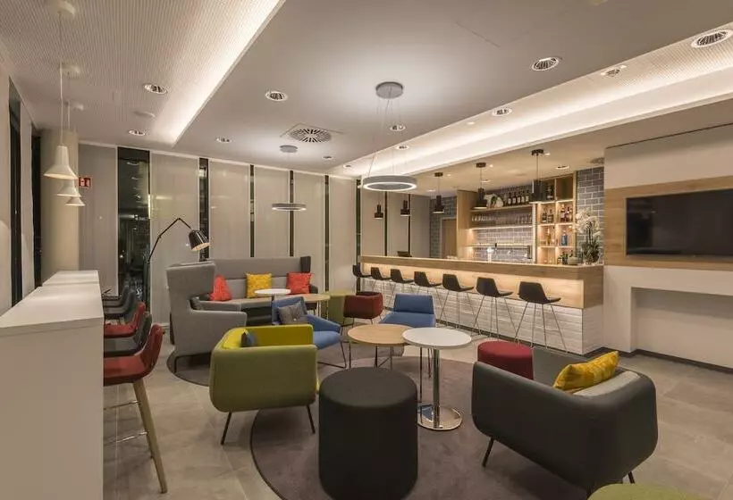 Hotelli Holiday Inn Express   Wuppertal   Hauptbahnhof, An Ihg