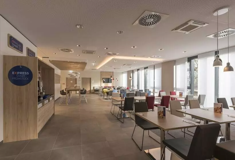 Hotelli Holiday Inn Express   Wuppertal   Hauptbahnhof, An Ihg