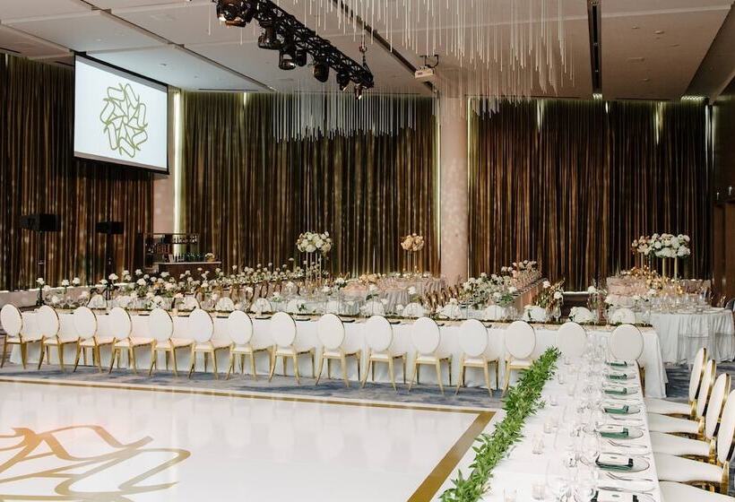 فندق Jw Marriott Edmonton Ice District