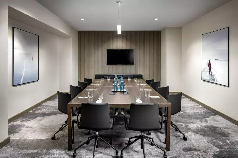 ホテル Jw Marriott Edmonton Ice District
