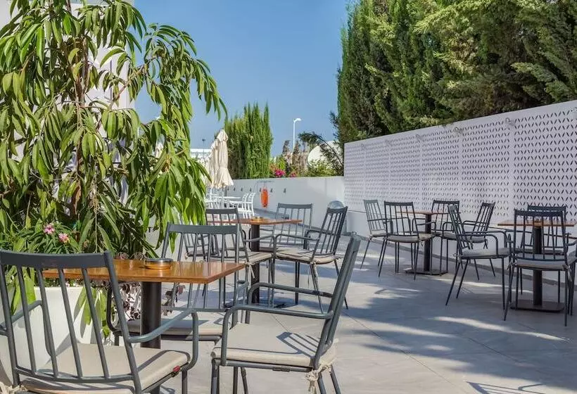 Hotel Protaras Plaza