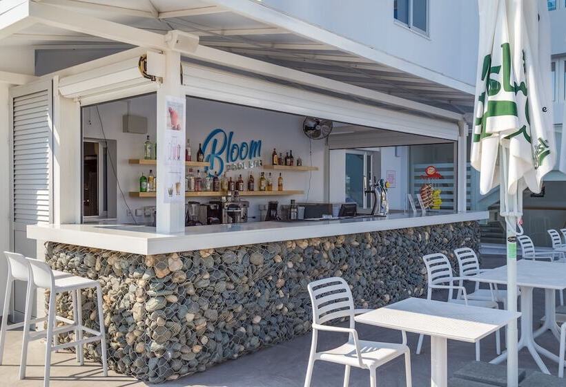 فندق Protaras Plaza