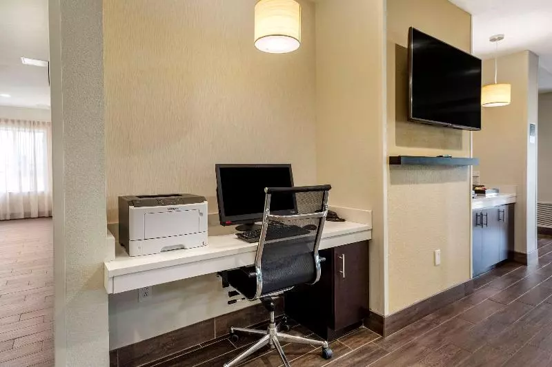Garner Hotel Clarksville Northeast By Ihg