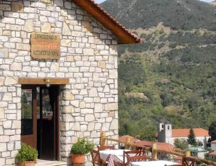 Hotelli Spitakia Ifigenias