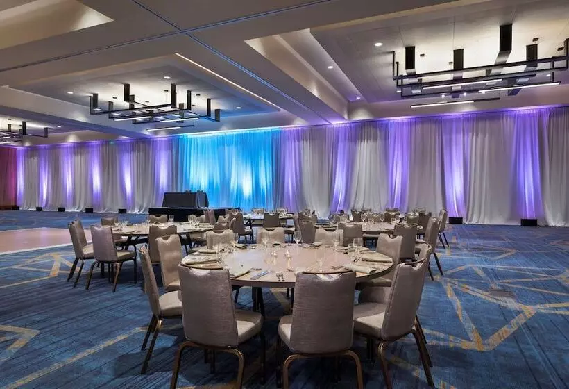هتل The Westin Irving Convention Center At Las Colinas