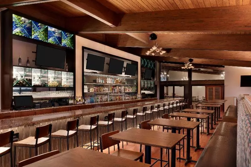 ホテル Wyndham Garden State College