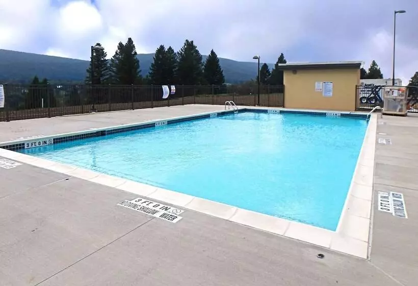 ホテル Wyndham Garden State College