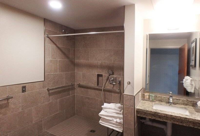 Отель Wyndham Garden State College