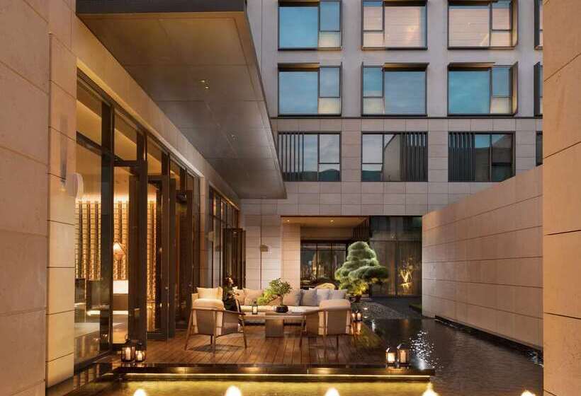 Joyze Hotel Xiamen, Curio Collection By Hilton