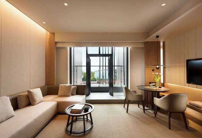Joyze Hotel Xiamen, Curio Collection By Hilton