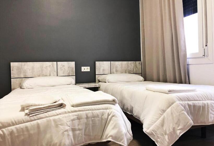 تختخواب و صبحانه Butik Almería Centro