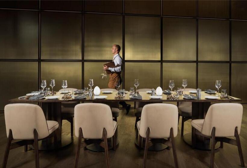 Отель Crystalbrook Bailey