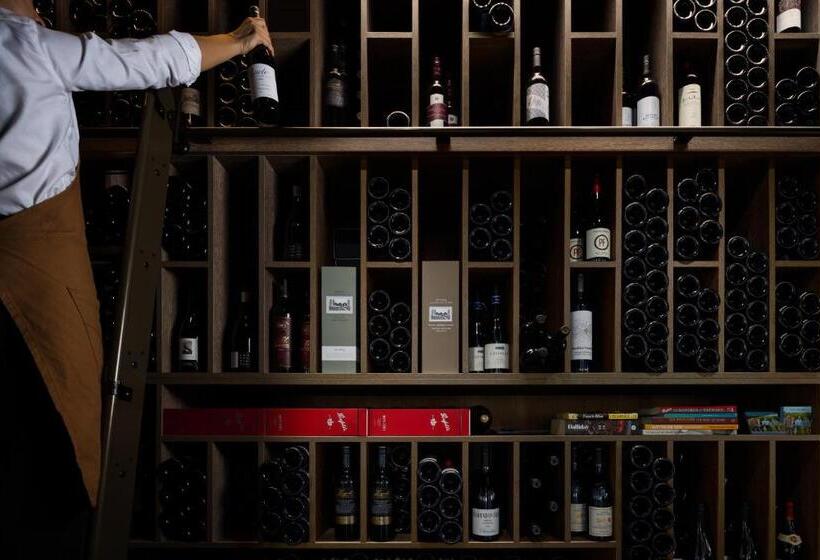 Отель Crystalbrook Bailey