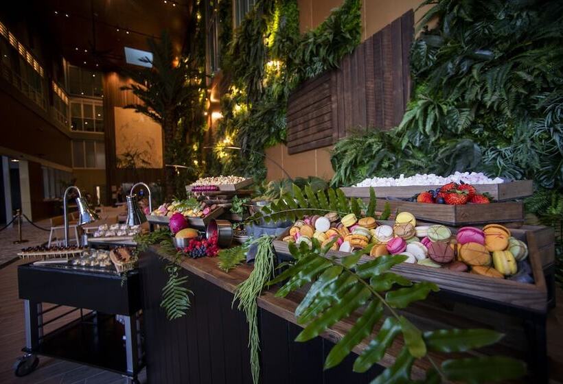 Отель Crystalbrook Bailey