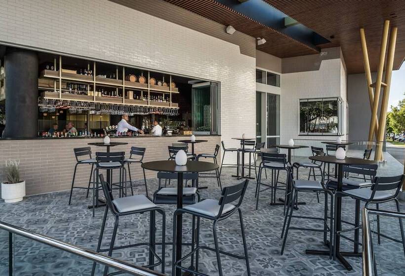 Отель Crystalbrook Bailey