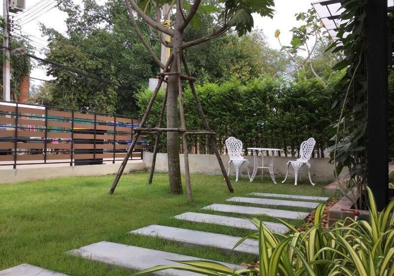 בית מלון כפרי Fairtex Residence Pattaya