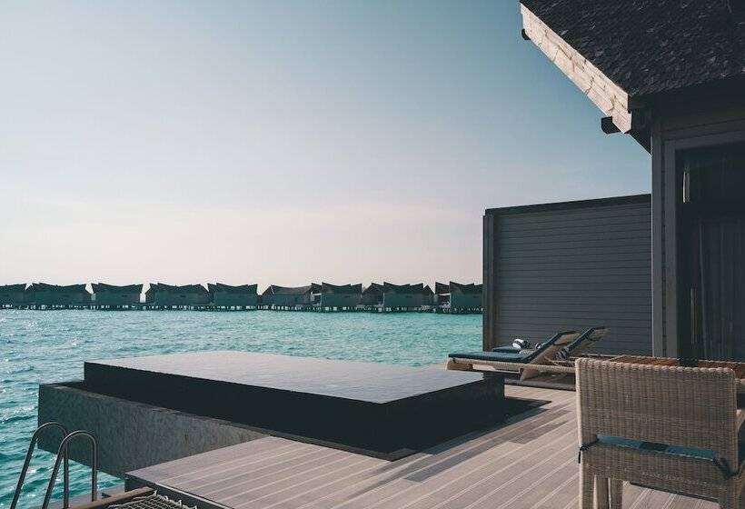 هتل Kuredhivaru Resort & Spa Maldives