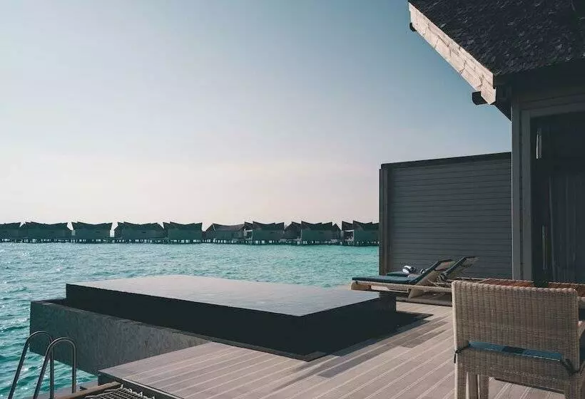 هتل Kuredhivaru Resort & Spa Maldives