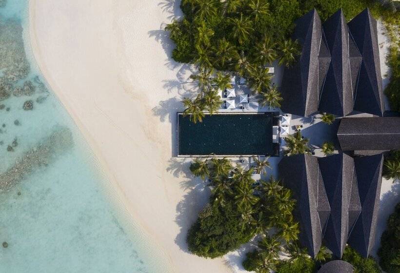هتل Kuredhivaru Resort & Spa Maldives