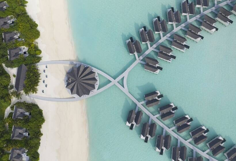 هتل Kuredhivaru Resort & Spa Maldives