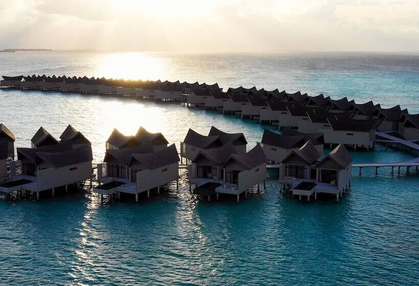 هتل Kuredhivaru Resort & Spa Maldives