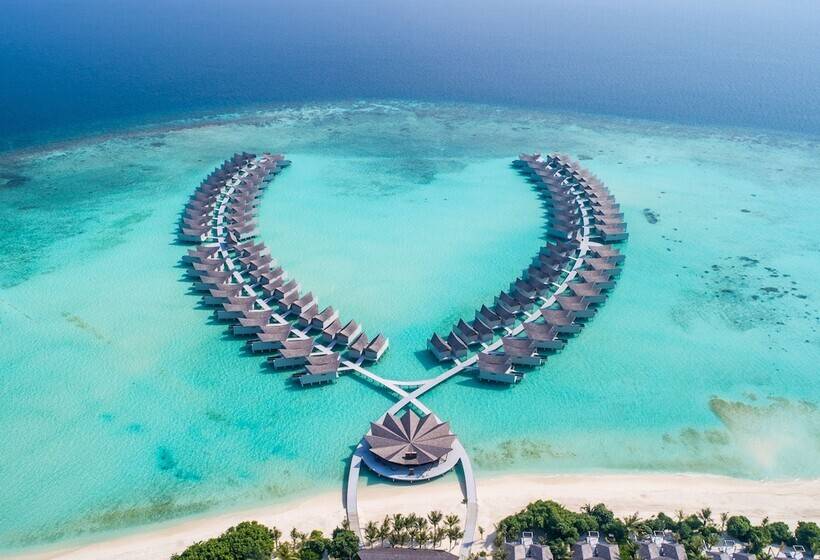 هتل Kuredhivaru Resort & Spa Maldives