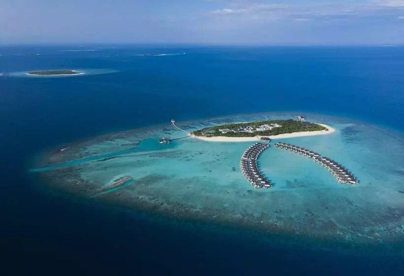 هتل Kuredhivaru Resort & Spa Maldives