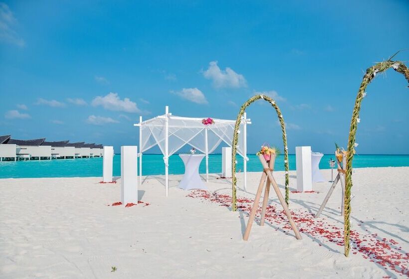 هتل Kuredhivaru Resort & Spa Maldives