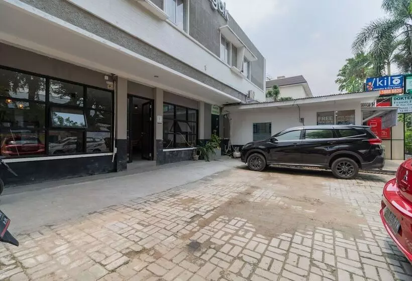 Hotelli Nyenyak Senayan Benhil