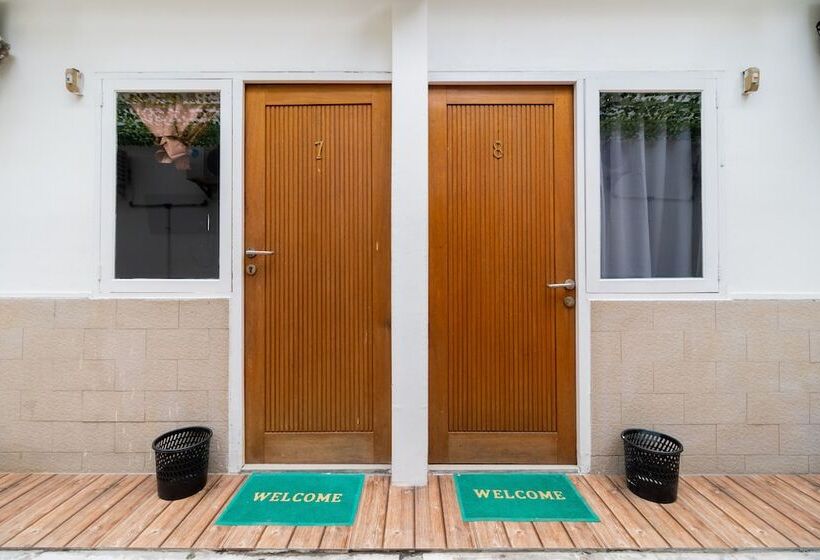 فندق Nyenyak Senayan Benhil