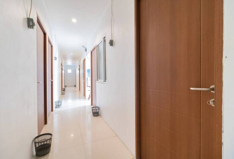 فندق Nyenyak Senayan Benhil