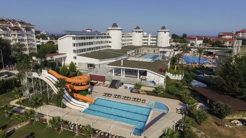 בית מלון כפרי Palmet Resort Kiris