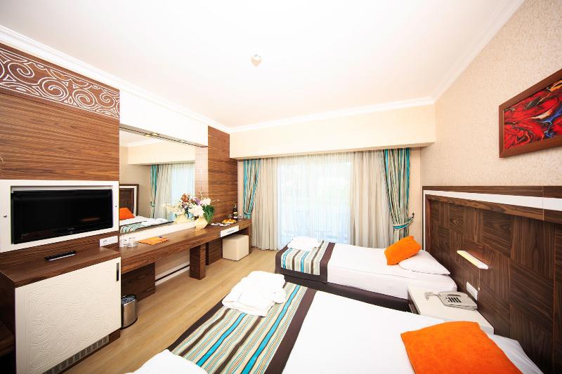 בית מלון כפרי Palmet Resort Kiris