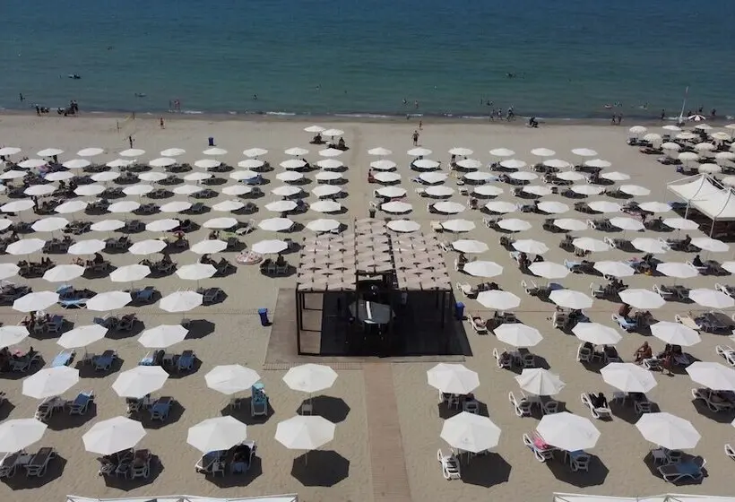 هتل Premium Beach