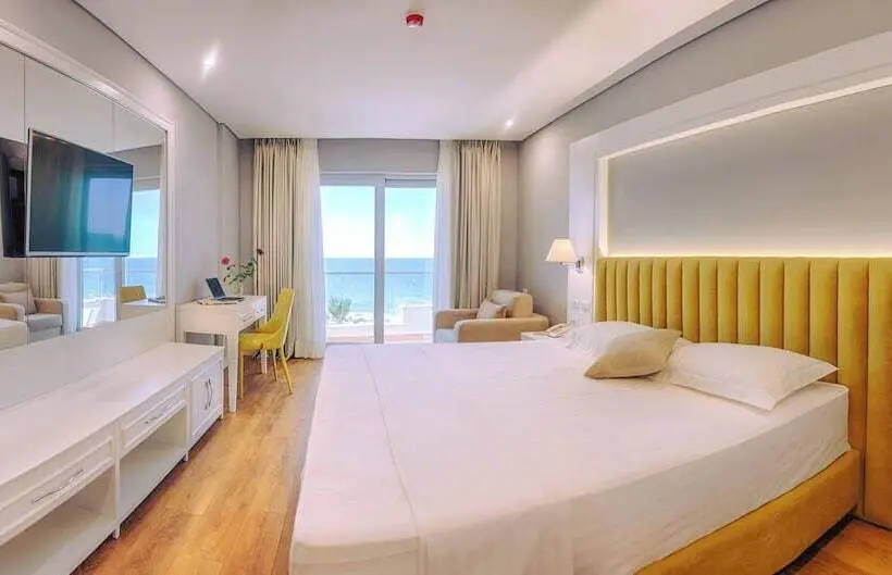 هتل Premium Beach