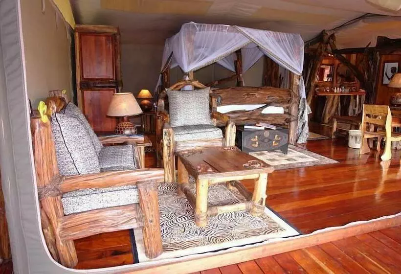 هتل Royal Mara Safari Lodge