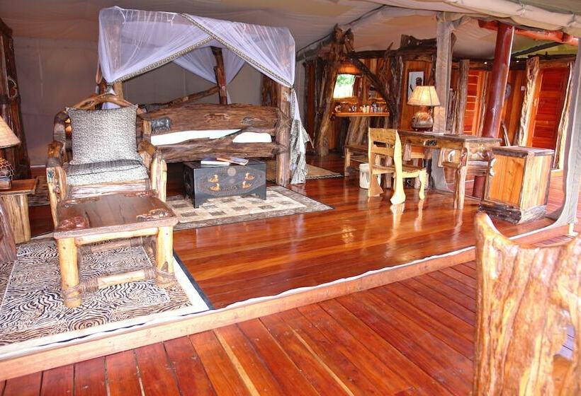 هتل Royal Mara Safari Lodge