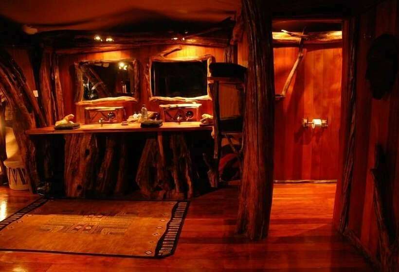 هتل Royal Mara Safari Lodge