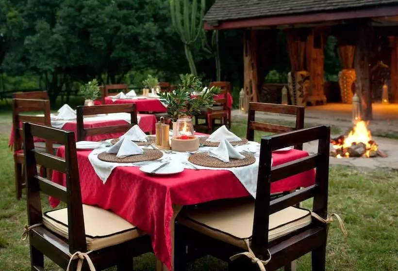 هتل Royal Mara Safari Lodge