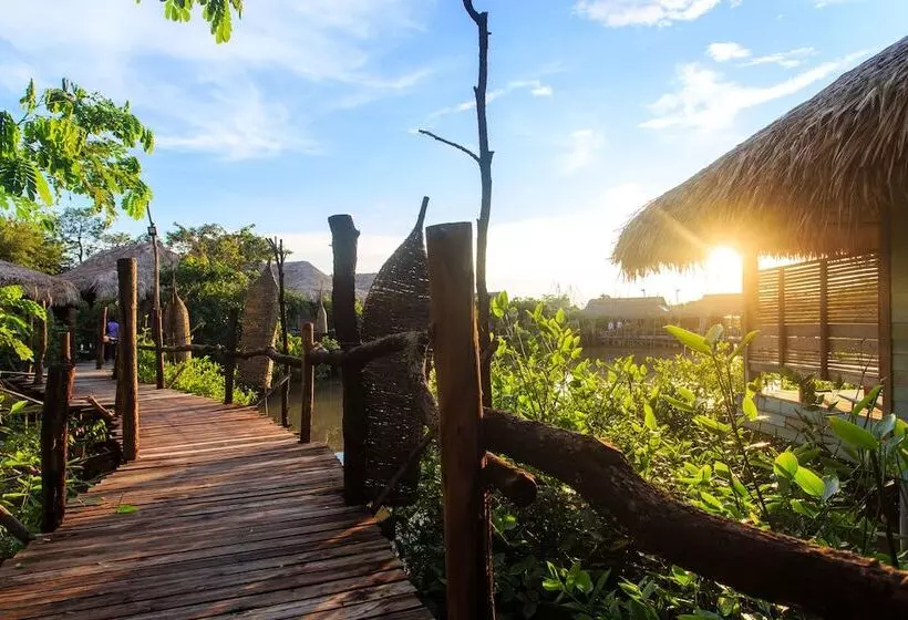 Hotelli Sripakpra Boutique Resort Phatthalung