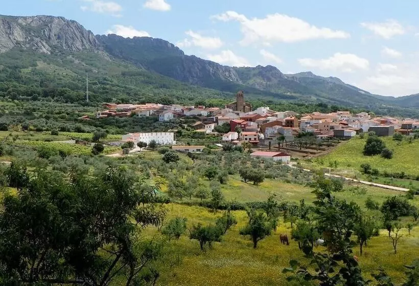 Hotelli Villa De Berzocana