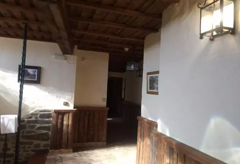 Hotelli Villa De Berzocana