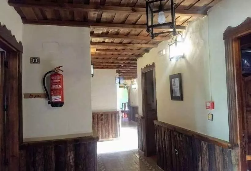 Hotelli Villa De Berzocana