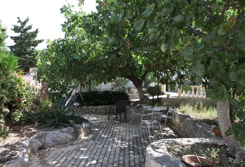 Mantas Bay Apartments