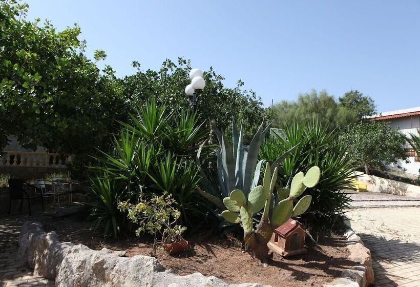 Mantas Bay Apartments