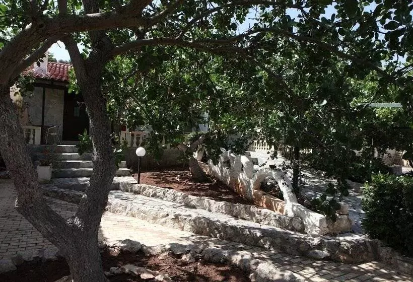 Mantas Bay Apartments