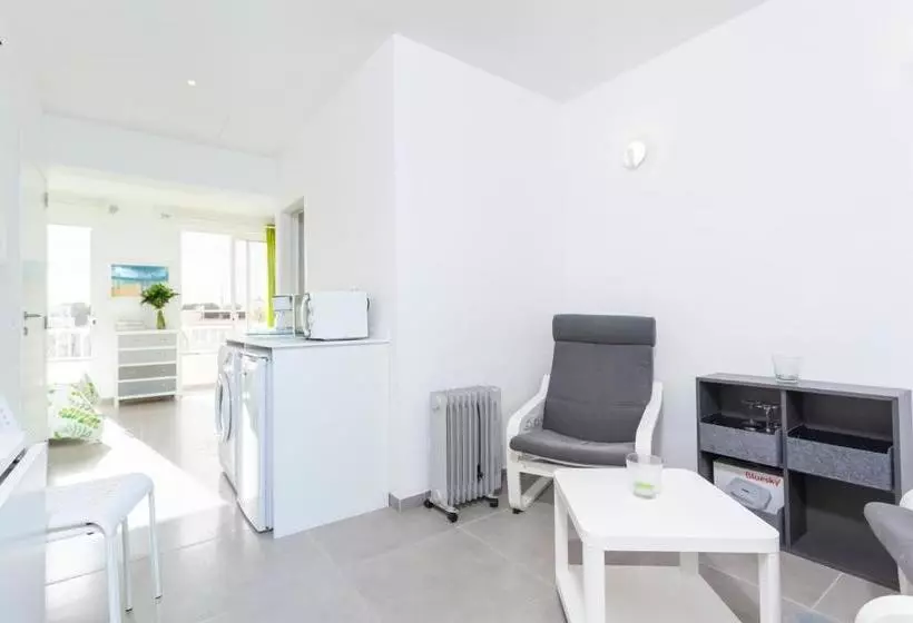 Yourhouse Monges Sea View Studio